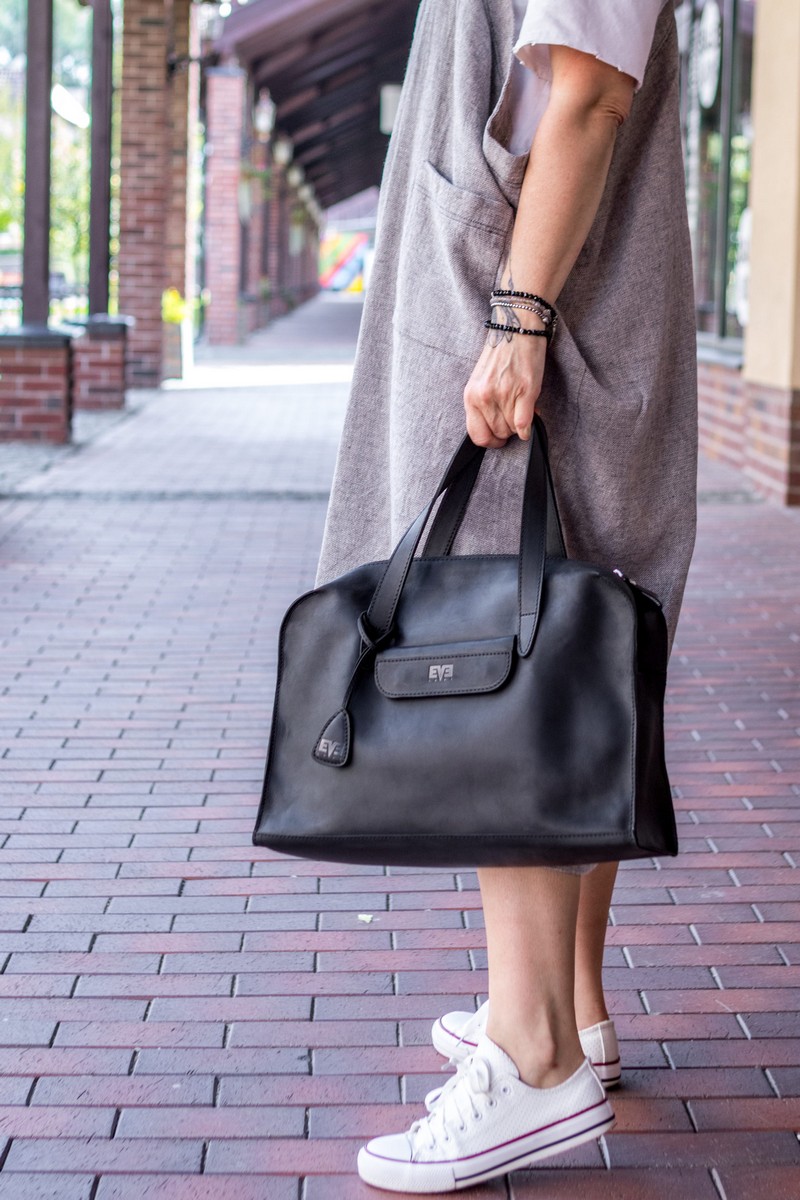 Buy Black real leather medium zipper comfortable woman men handbag