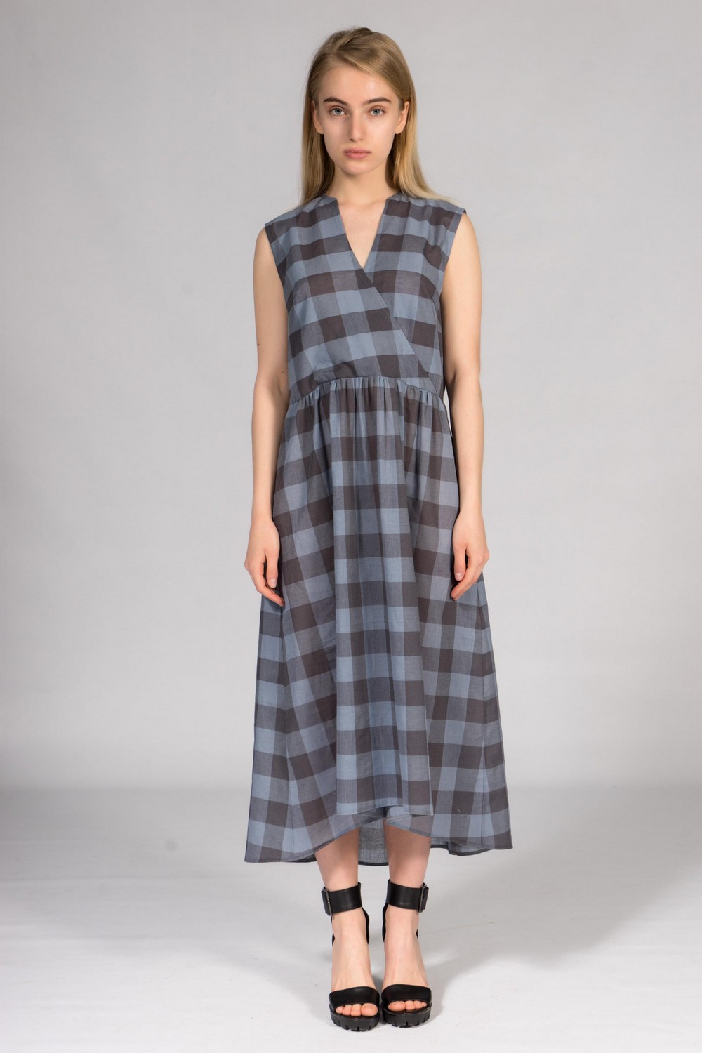 Buy Summer cotton midi loose checkered dress, Sleeveless V neck dress, Сomfortable casual ladies dress