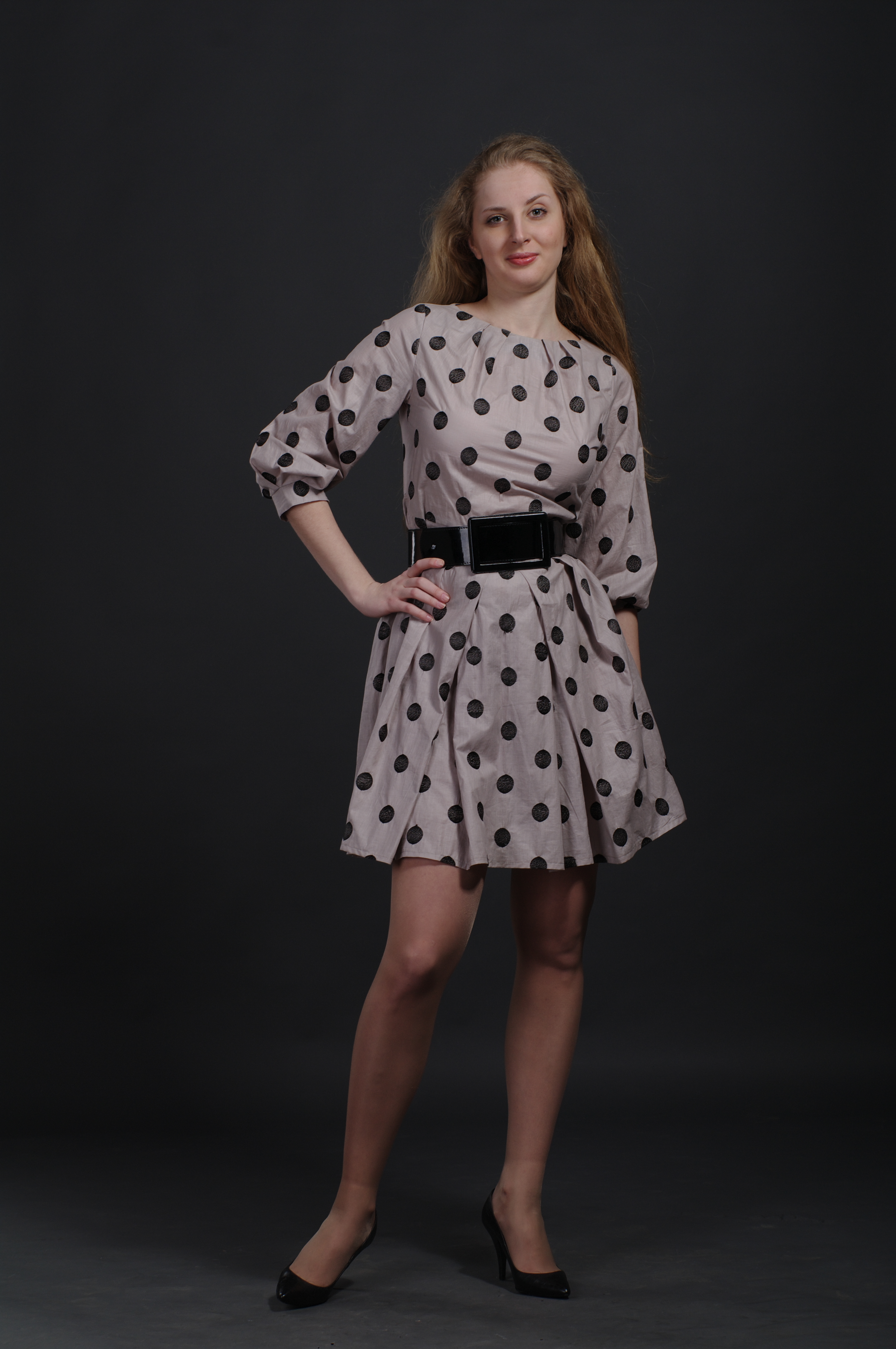 Buy Women's retro style dress in peas above the knees shortened sleeve 
