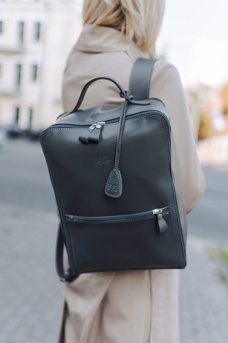 Buy Medium city leather zipper backpack, comfortable stylish designer women backpack